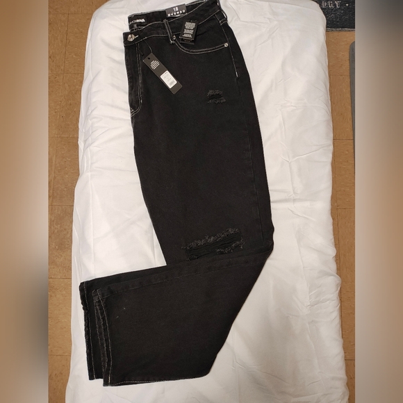 Fashion Nova Other - Fashion Nova Black Straight Leg Jeans For Women, Plus Size Friendly Size 18